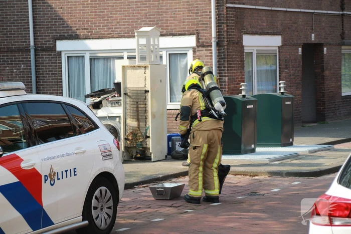 Vaten met onbekende stof gedumpt bij afvalcontainer