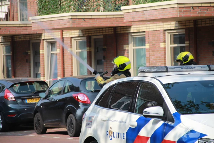Vaten met onbekende stof gedumpt bij afvalcontainer