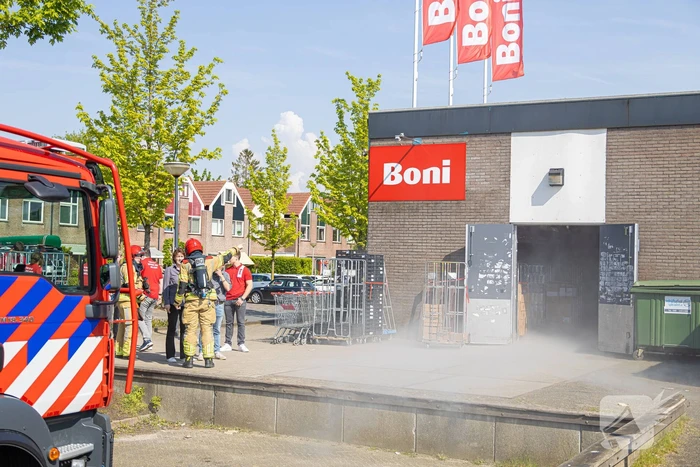 Gebroken slang bij Boni supermarkt zorgt voor brandweer inzet