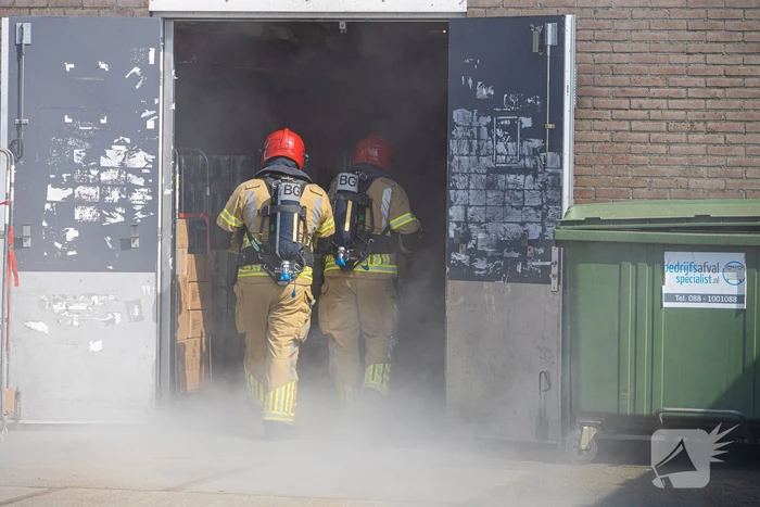 Gebroken slang bij Boni supermarkt zorgt voor brandweer inzet