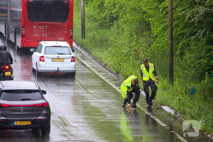 Dichte rijstrook door ongeval met lijnbus