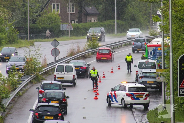 Dichte rijstrook door ongeval met lijnbus