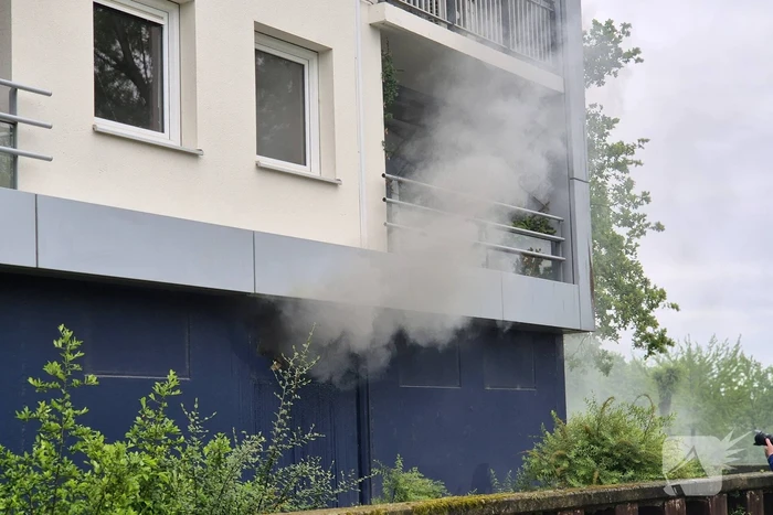 Flinke rookontwikkeling bij brand in berging