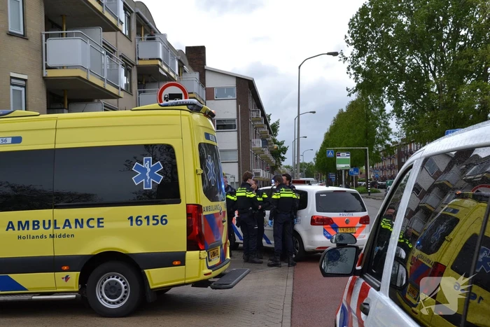 Twee personen op scooter aangereden
