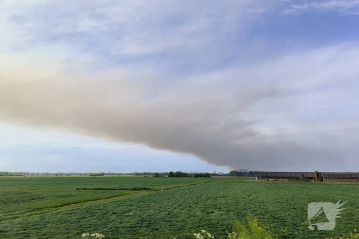 Brand na dag van uitbreken nog steeds niet onder controle