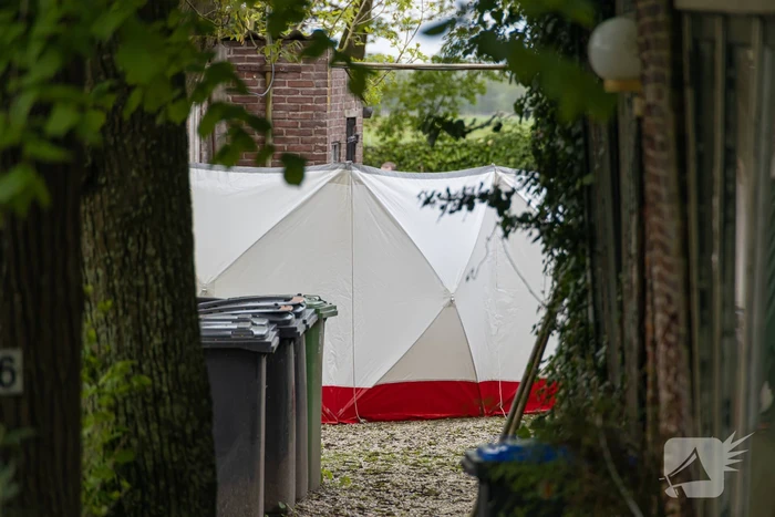 Onderzoek naar overleden persoon bij boerderij