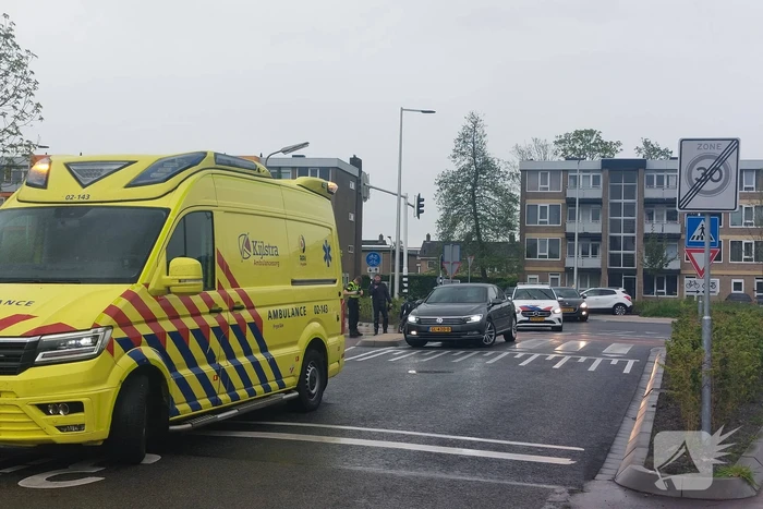 Automobilist en E-biker in botsing