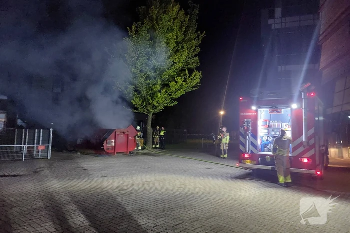 Flinke rookontwikkeling bij brand in container