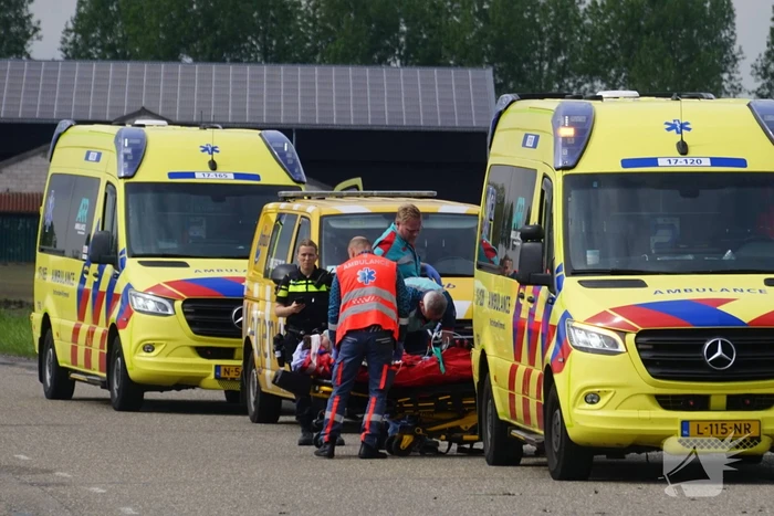 Traumateam ingezet voor motorrijder die uit bocht vliegt