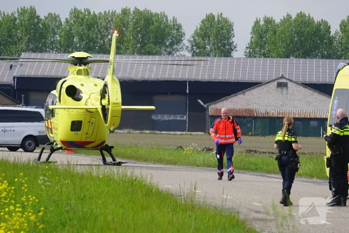 Traumateam ingezet voor motorrijder die uit bocht vliegt