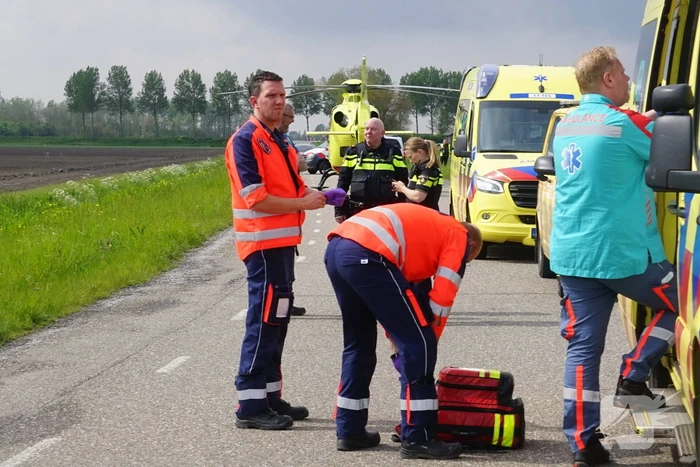 Traumateam ingezet voor motorrijder die uit bocht vliegt