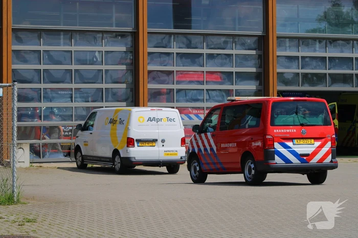 Motorrijders onderuit voor ambulancepost