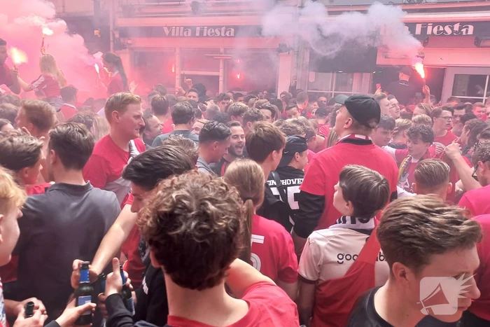 Feest op stratumseind na laatste fluitsignaal Psv landskampioen van nederland