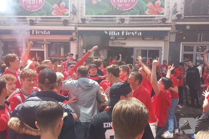 Feest op stratumseind na laatste fluitsignaal Psv landskampioen van nederland