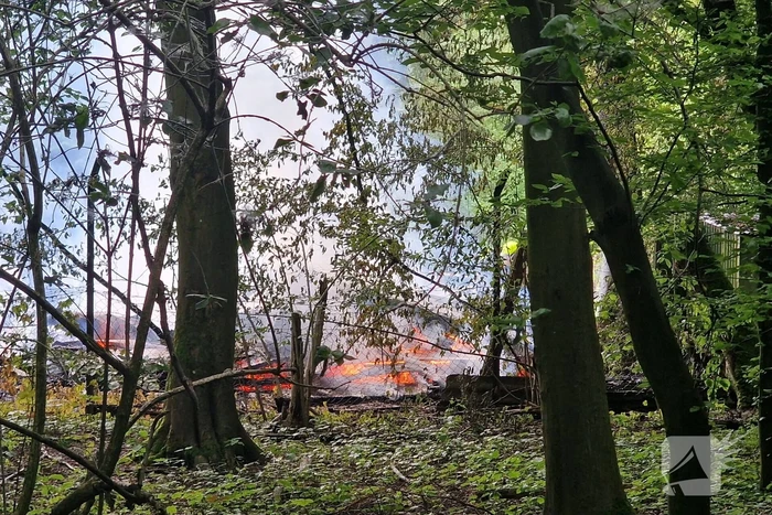 Schuur volledig afgebrand