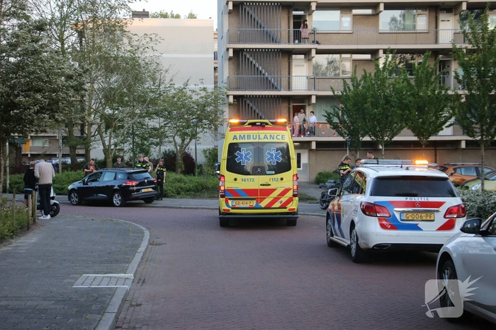 Automobilist en persoon op fatbike in botsing