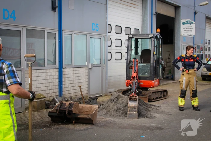 Gasleiding geraakt bij graafwerkzaamheden op industrieterrein
