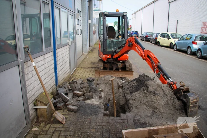 Gasleiding geraakt bij graafwerkzaamheden op industrieterrein