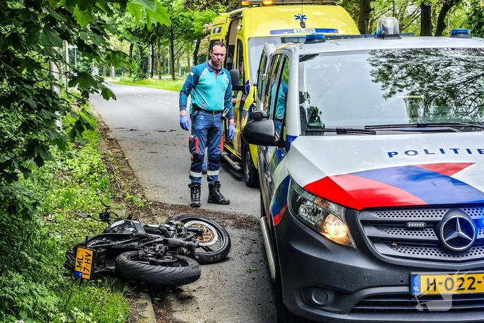 Motorrijder gewond na eenzijdig ongeval