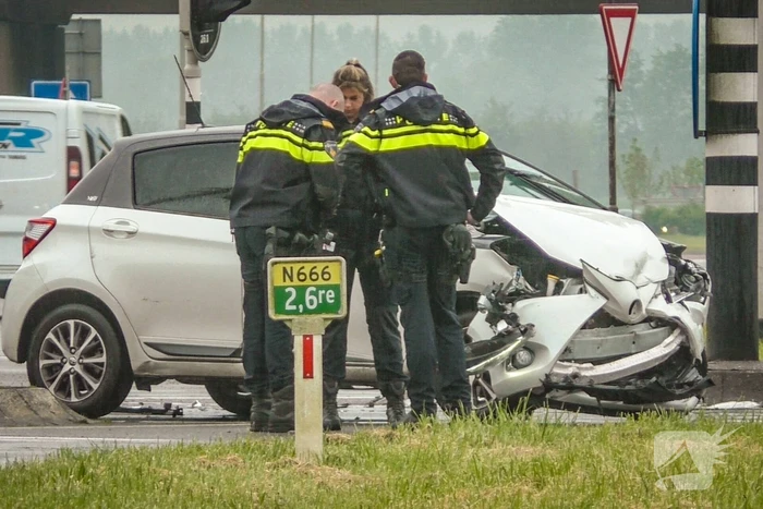 Flinke schade bij ongeval op kruising