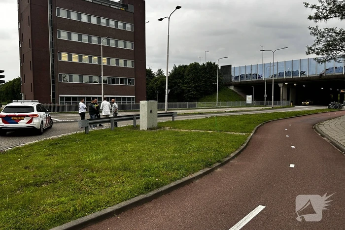 Omgeving afgezet voor persoon met verward gedrag op viaduct