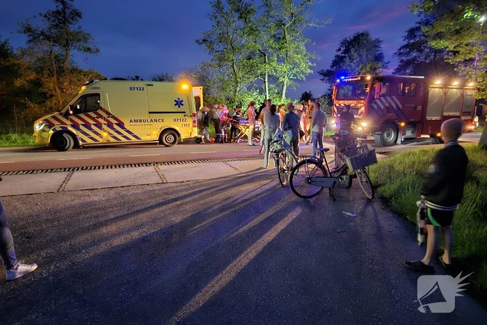 Persoon belandt met scootmobiel in sloot
