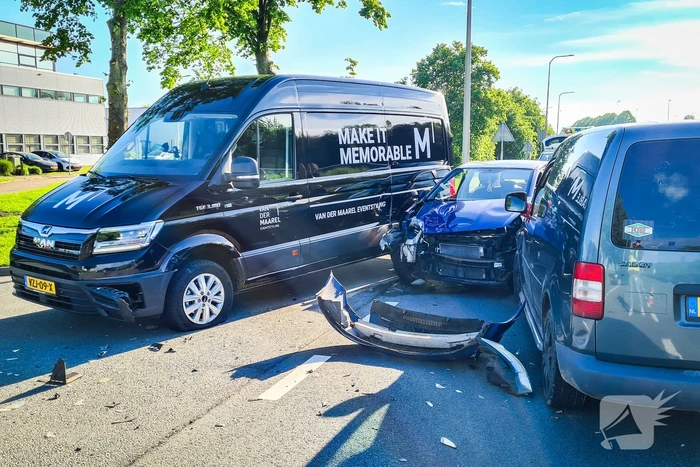 Flinke schade bij ongeval op kruising