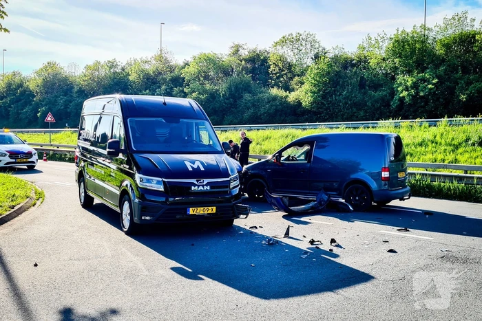 Flinke schade bij ongeval op kruising