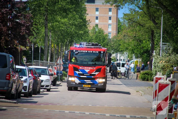 Ravage nadat bakwagen zich klemrijdt onder viaduct