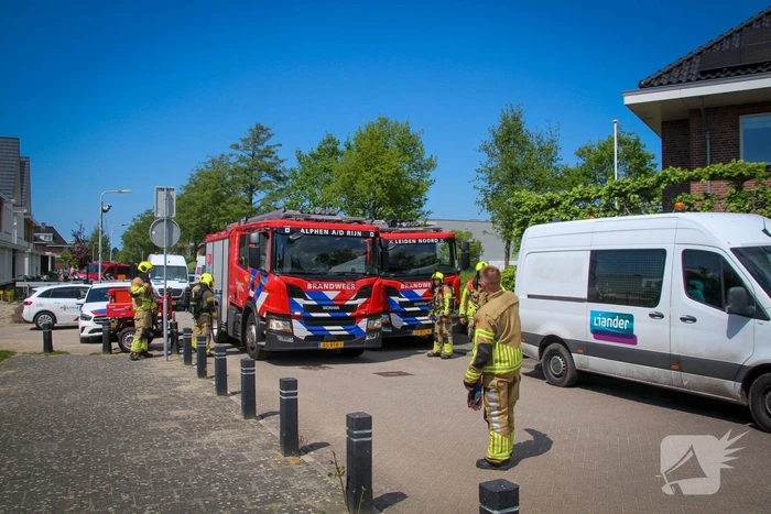 Ravage nadat bakwagen zich klemrijdt onder viaduct