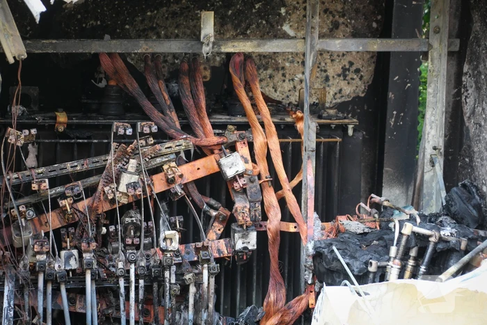 Brand in elektrakast moeilijk te bestrijden