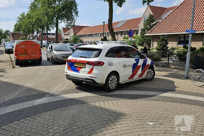 Scooterrijder botst op auto