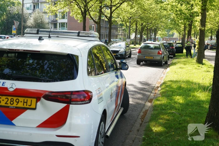 Auto beschadigd na kop-staartbotsing