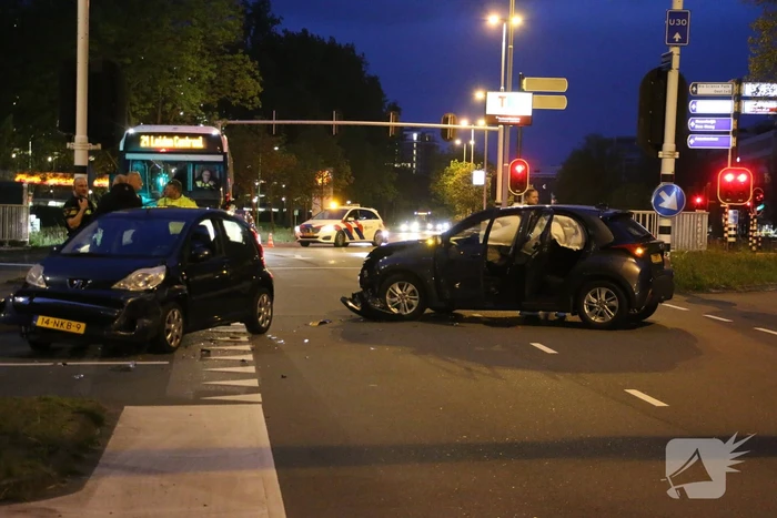 Flinke schade bij ongeval op kruising
