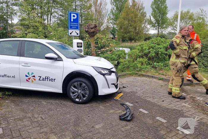 Rolstoelbus te water na aanrijding