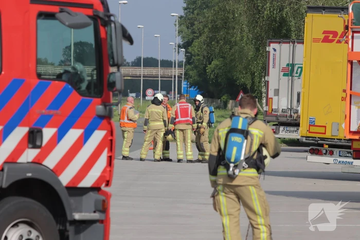 Parkeerplaats A37 ontruimd vanwege lekkende tanker
