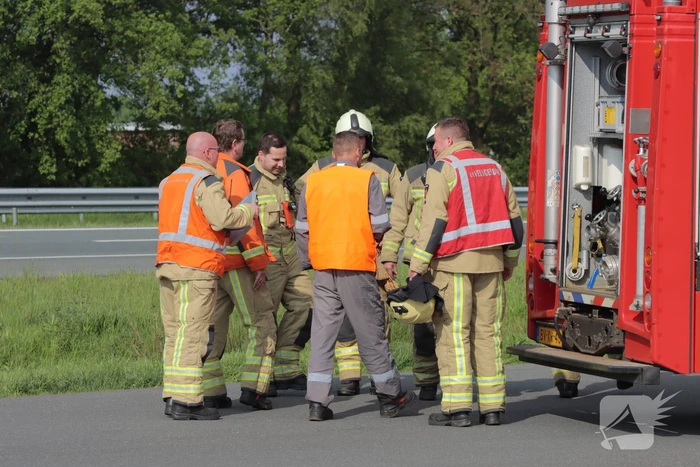 Parkeerplaats A37 ontruimd vanwege lekkende tanker
