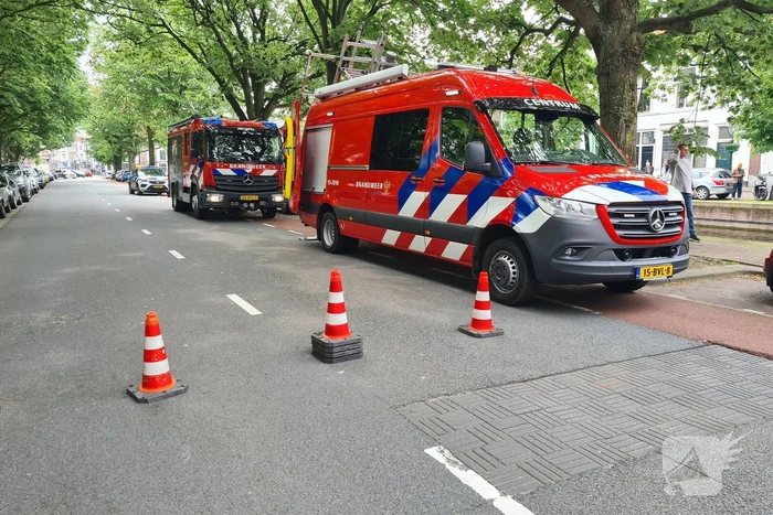 Brandweerduikers zoeken in water na vondst kentekenplaat