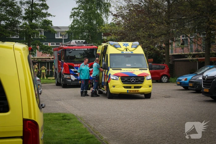 Persoon valt door asbestdak