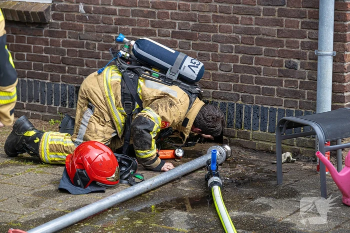 Isolatie in spouwmuur vat vlam door onkruidverbrander