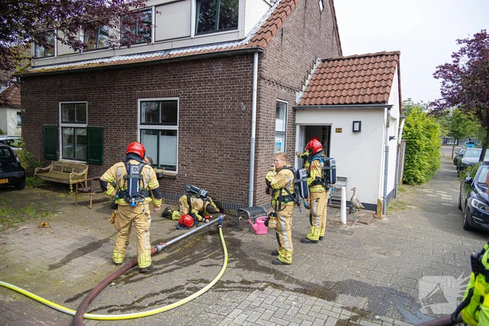 Isolatie in spouwmuur vat vlam door onkruidverbrander