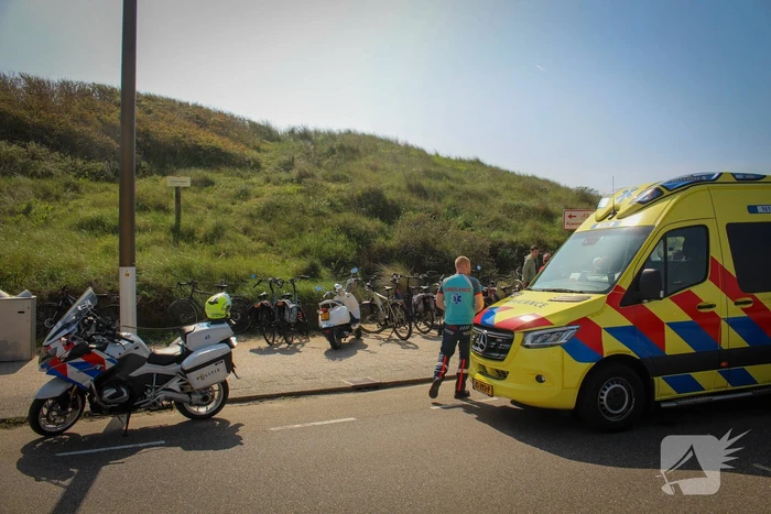 Fietser gewond bij aanrijding, automobilist rijdt door