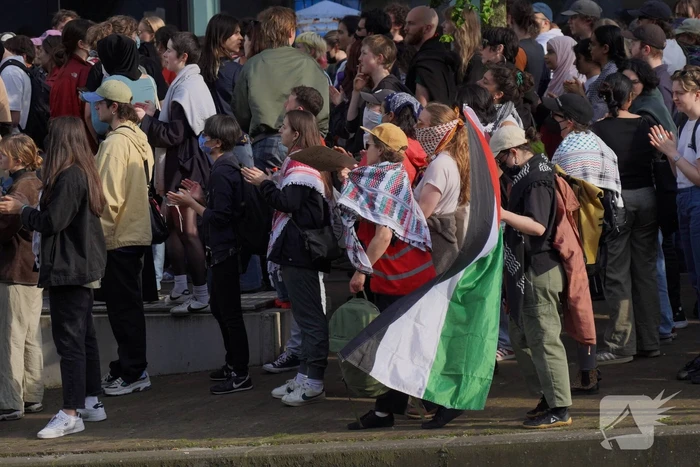 Honderden demonstranten verzamelen zich opnieuw
