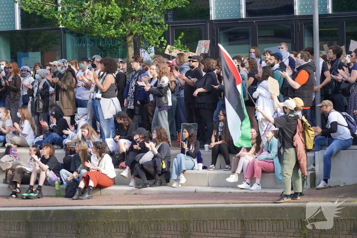 Honderden demonstranten verzamelen zich opnieuw