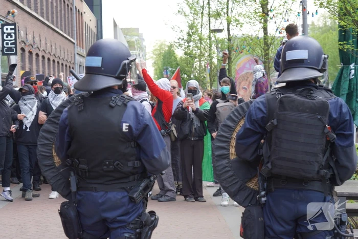 Honderden demonstranten verzamelen zich opnieuw