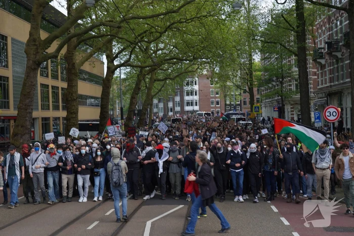 Honderden demonstranten verzamelen zich opnieuw