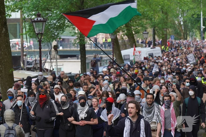 Honderden demonstranten verzamelen zich opnieuw