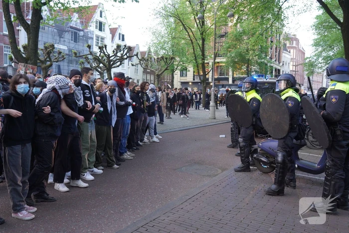 Honderden demonstranten verzamelen zich opnieuw