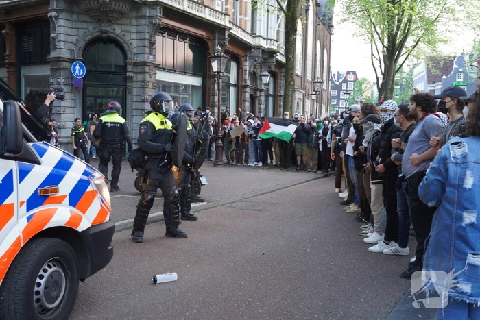 Honderden demonstranten verzamelen zich opnieuw