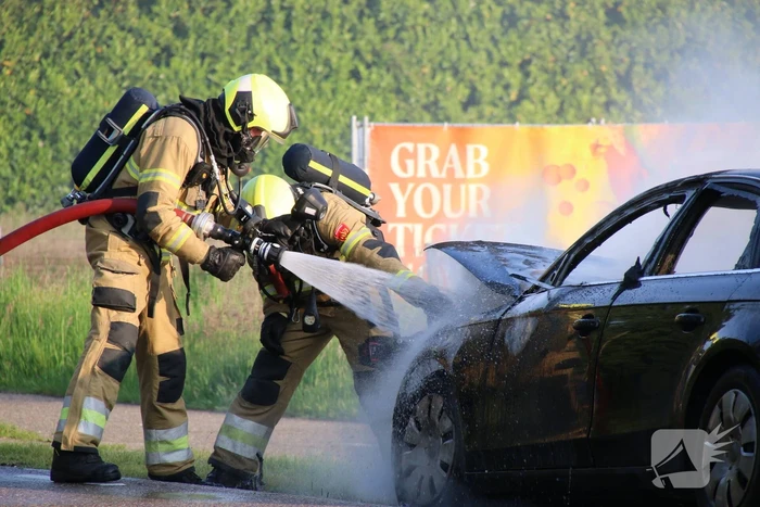 Auto verwoest door brand tijdens rit